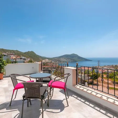Villa Sleeps 6 With Pool Air Con And Wifi *