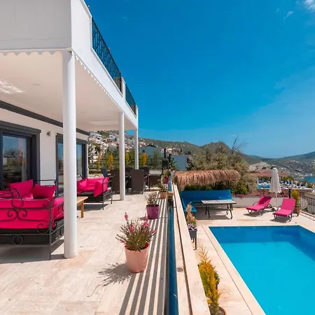 Sleeps 6 With Pool Air Con And Wifi